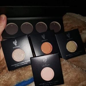 Younique quad palette with 4 colors